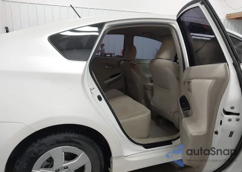 2011 Toyota Prius Three из США, поврежденный, VIN JTDKN3DU8B0294825